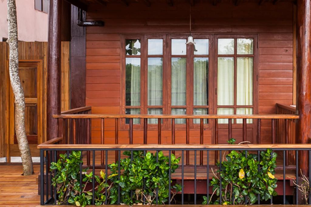 Riverhouse-The Teak House Mae Sariang Dış mekan fotoğraf